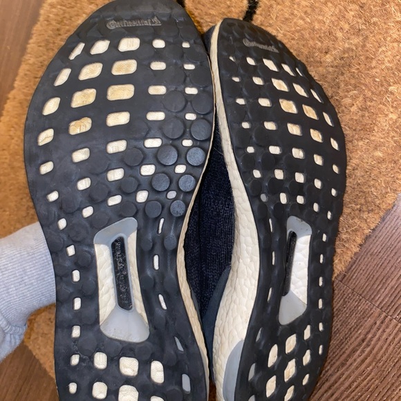 Black Adidas Ultraboost Uncaged sz 7.5 Men - Picture 6 of 9